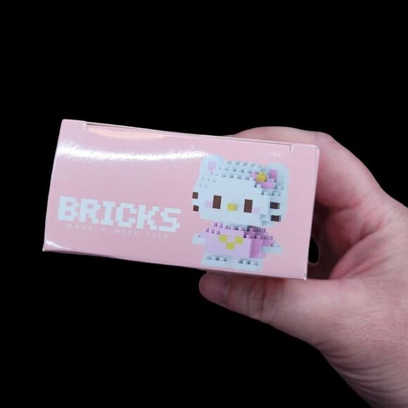 Brand New Hello Kitty Bricks Lego Figure Sealed in box - Picture 3 of 5
